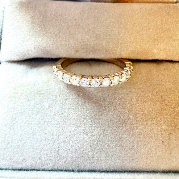 Ladies 14K White Gold Diamond Anniversary Band, Size 6 - Picture 1 of 4